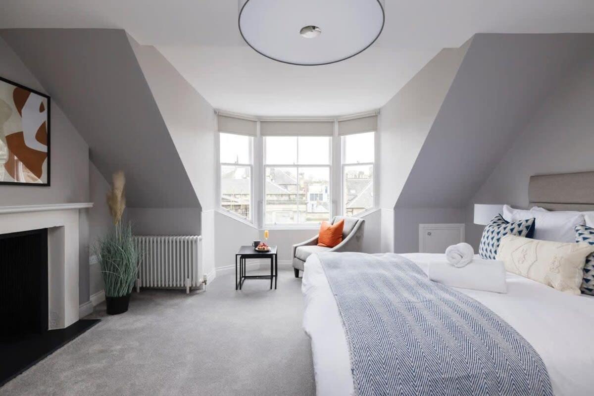 Dragon Suites - City Centre Castle View 1 Bed Apartment Эдинбург Экстерьер фото