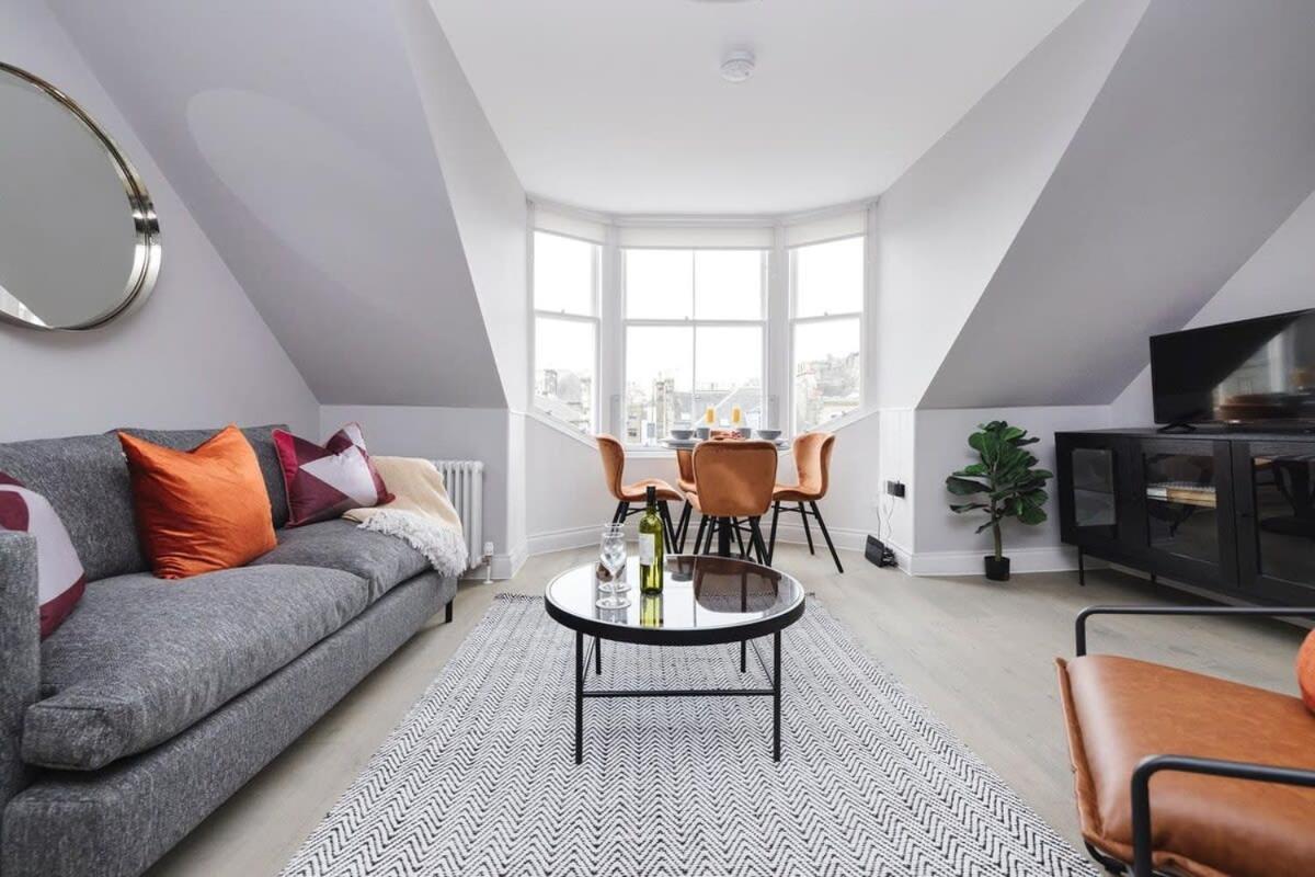 Dragon Suites - City Centre Castle View 1 Bed Apartment Эдинбург Экстерьер фото